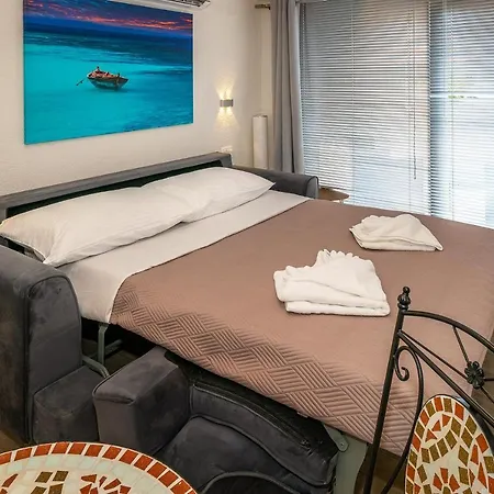 Gerta With Terrace Lägenhet