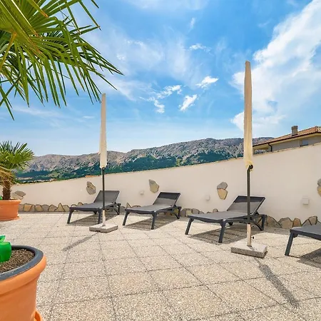 Gerta With Terrace *