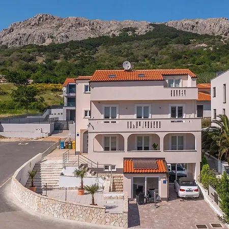 Gerta With Terrace Appartement